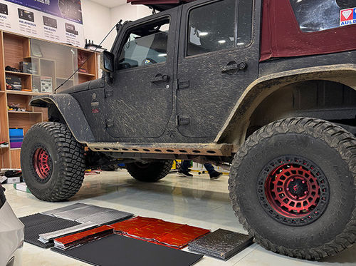 रूबिकॉन पूरे वाहन में ध्वनि अछूता उन्नयन