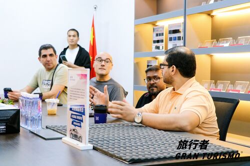 नवीनतम कंपनी समाचार के बारे में गहन तकनीकी सहयोग के लिए विदेशी भागीदारों और ग्रैन टूरिज्म एजेंटों का दौरा